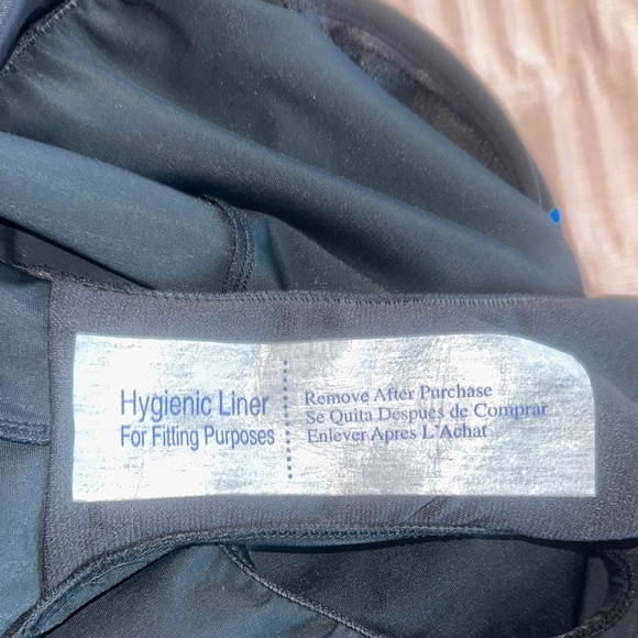 Chic Black and Blue One-Piece Swimsuit with V-Neckline - Picture 7 of 8